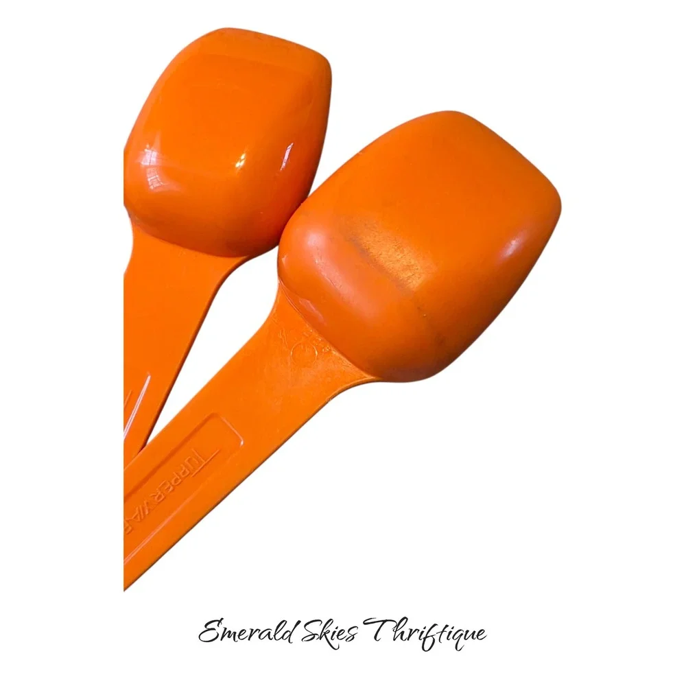 Vintage Tupperware measuring spoons with rings 8 piece orange free shipping
